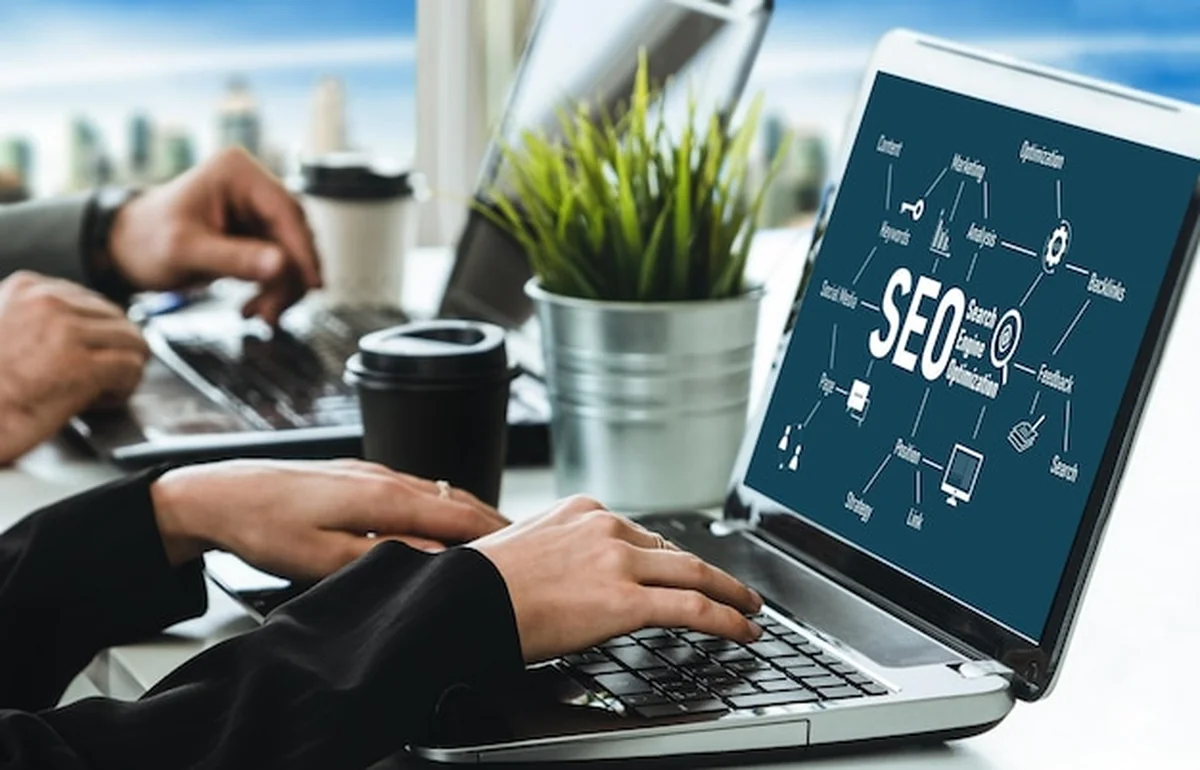 Optymalizacja SEO dla e-commerce i handlu detalicznego online